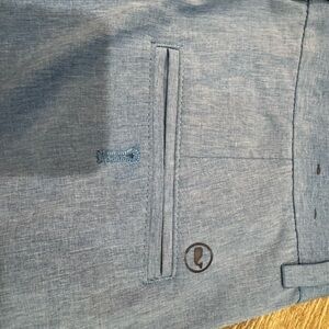 Vineyard vines, blue shorts